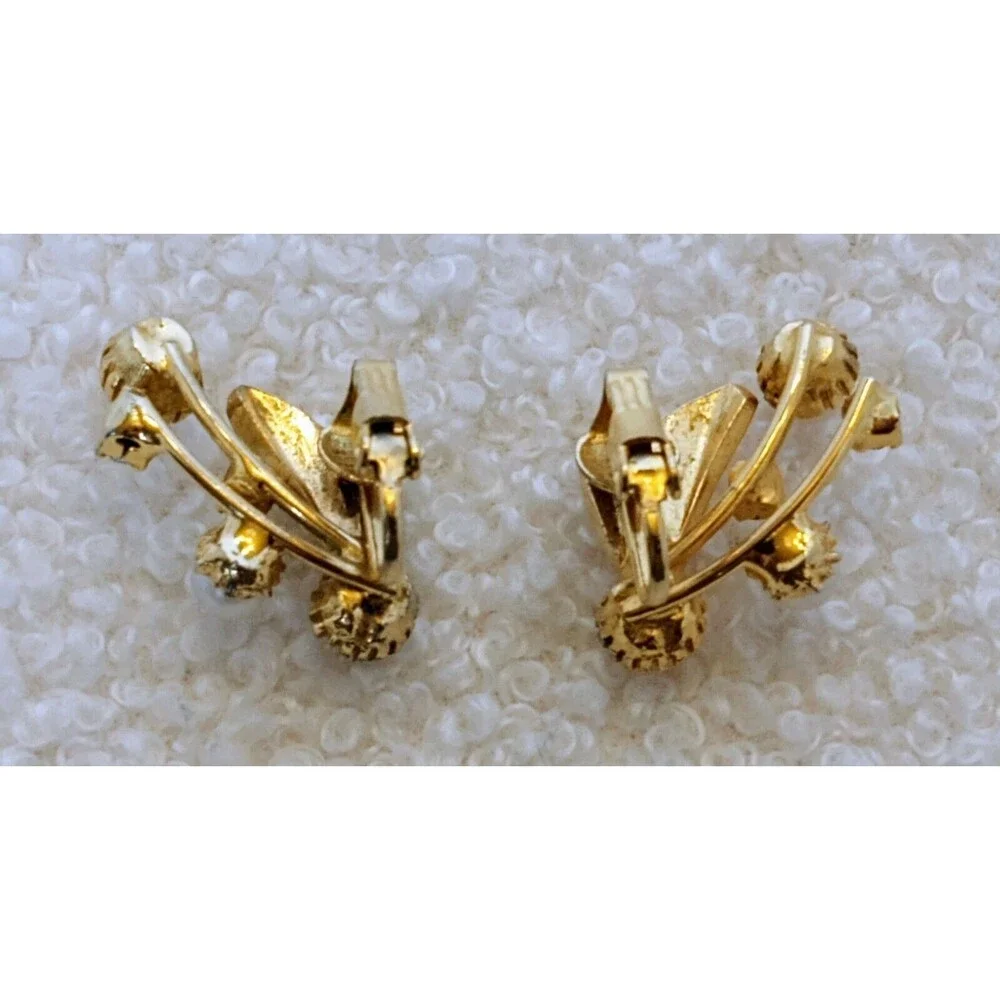 Vintage Art Nouveau Goldtone Rhinestone & Faux Pearl Climber Clip Earrings 1.1" - Picture 6 of 9